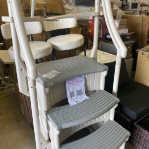 Confer Plastics Curved in Pool Steps. 400lbs Load