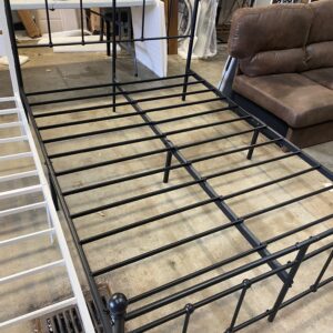 Victorian Style Metal Platform Spindle Bed. Full